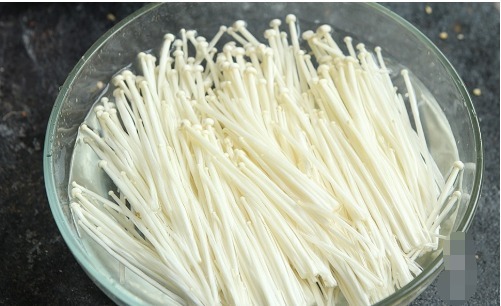  简单|冬天这个汤不能少，简单方便，暖心又暖胃