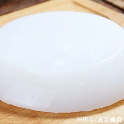 胶质体|夏日美味小吃豌豆凉粉---可以吸溜着吃