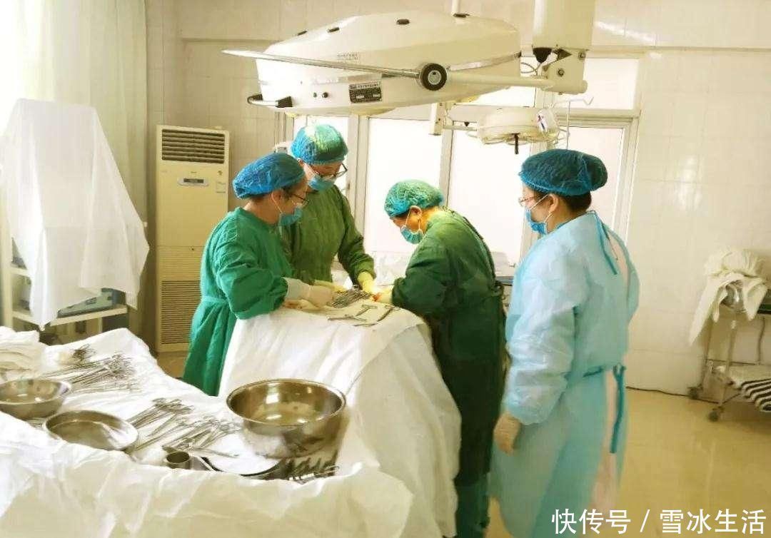 小张|“凭什么围观我生孩子”宝妈临产被实习生观摩,情绪激动难自制