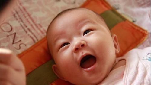 儿科医生|宝宝“黄昏闹”是正常现象吗?跟着儿科医生学习,解决黄昏焦虑感