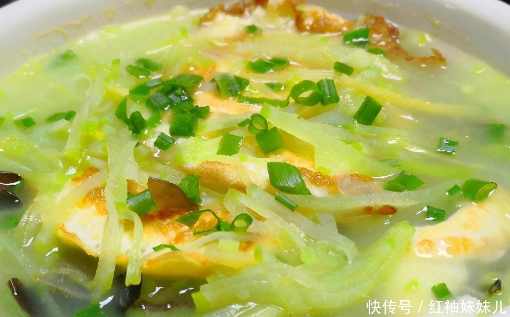 煎蛋|杨幂同款煎蛋萝卜汤,汤白味美,减脂掉秤,巨好喝,非常的营养