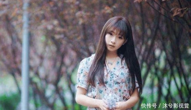 耗费|许嵩耗费心力写的这首歌,只为捧红一个人,如今她却沦为网络主播