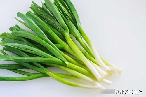 蒜苗|腊肉和它才是天生一对，炒着吃特香，美味又下饭，没吃过很可惜
