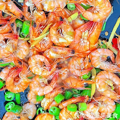 据说这个时候吃#一学就会快手菜#椒盐虾，是最好的
