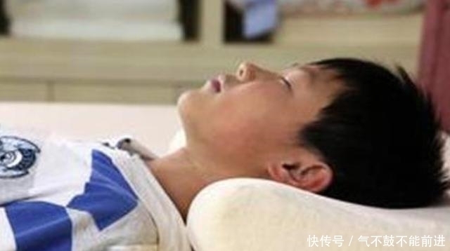 治不好|14岁男孩半夜“发烧”，医生低声叹气病因在妈妈身上，我治不好