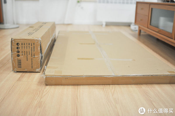 螺丝|家居改造：用电动升降桌打造我的居家办公小角落