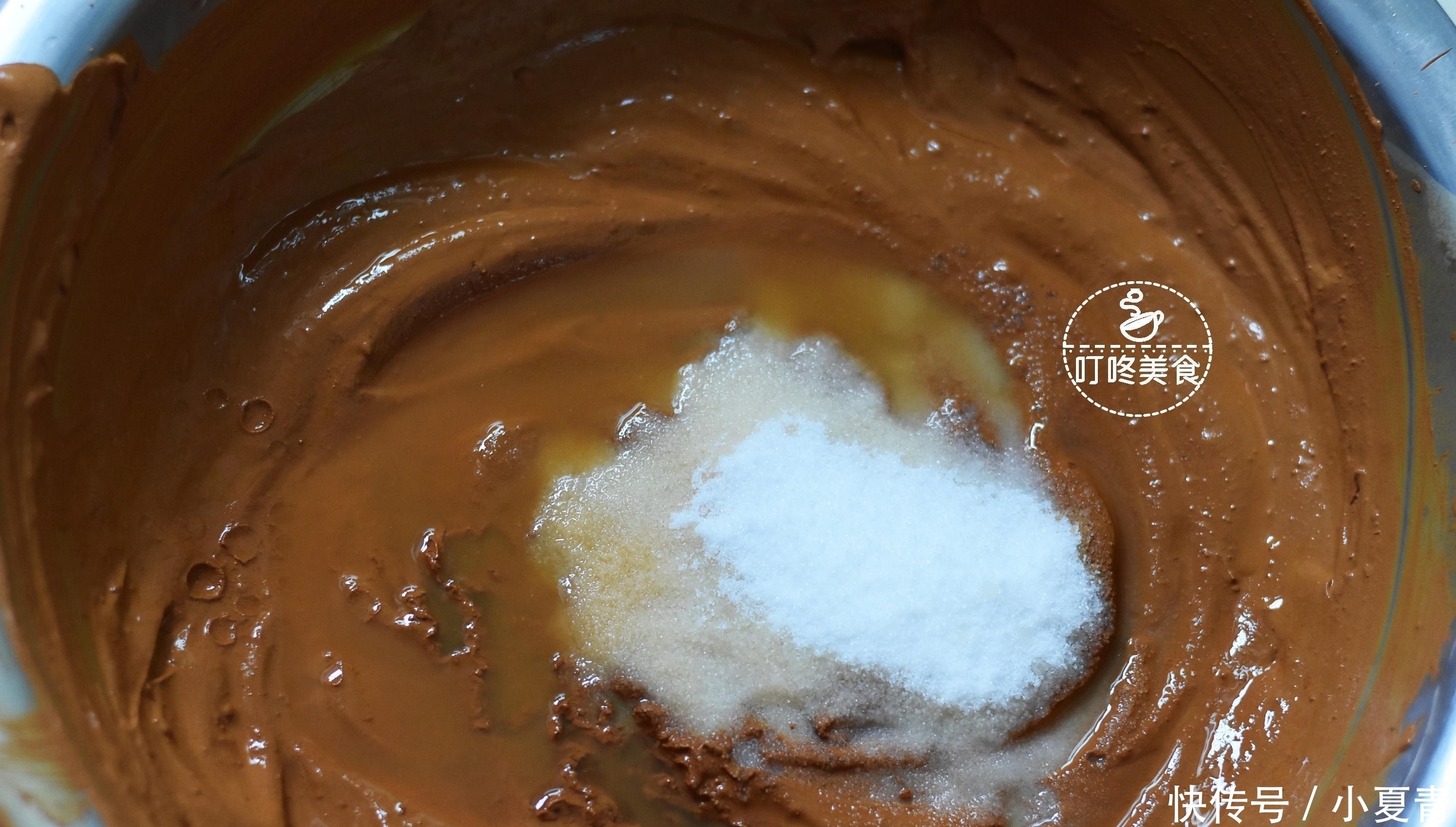 想吃咸鸭蛋不用买，教你腌制特简单，学会此方法，个个起沙又流油