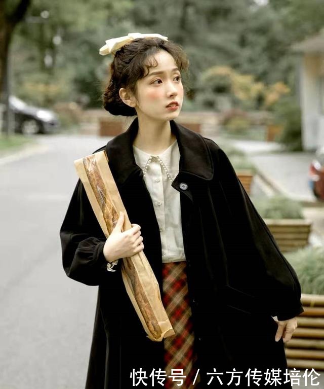 秋冬|秋冬别再穿臃肿棉服了,试试这几件“仙女外套”,显瘦甜美还减龄