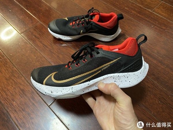 好看带气垫的NIKEAIR ZOOM SPEED (GS) 跑鞋