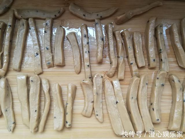 添加剂|自制脆口小麻花,无添加剂更健康,嘎嘣脆越嚼越香