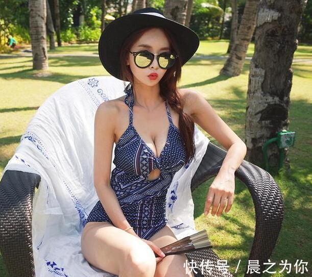 泳衣 比基尼泳衣小姐姐,穿出时尚范,使得气质度飙升!