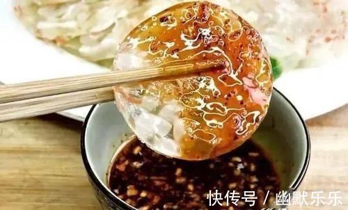 做猪皮冻时,直接下锅煮是错的,多加一步,猪皮冻筋道Q弹无腥味