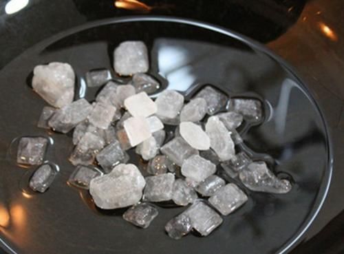 炒糖色时,糖一定不能直接下油锅!做错这一步,肉又苦又硬,难吃