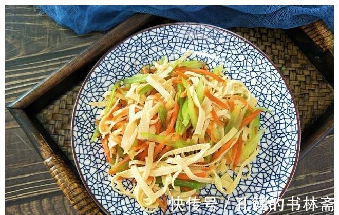 胡萝卜|豆腐皮原来这么好吃，详细做法教给你，这样做比肉都香