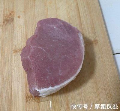 肉片|水煮肉片的家常做法,肉片滑嫩,入口即化,隔三差五就吃一顿