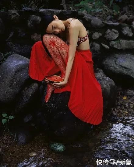 中式|又一个翻车的？国风美人变女“鬼”...