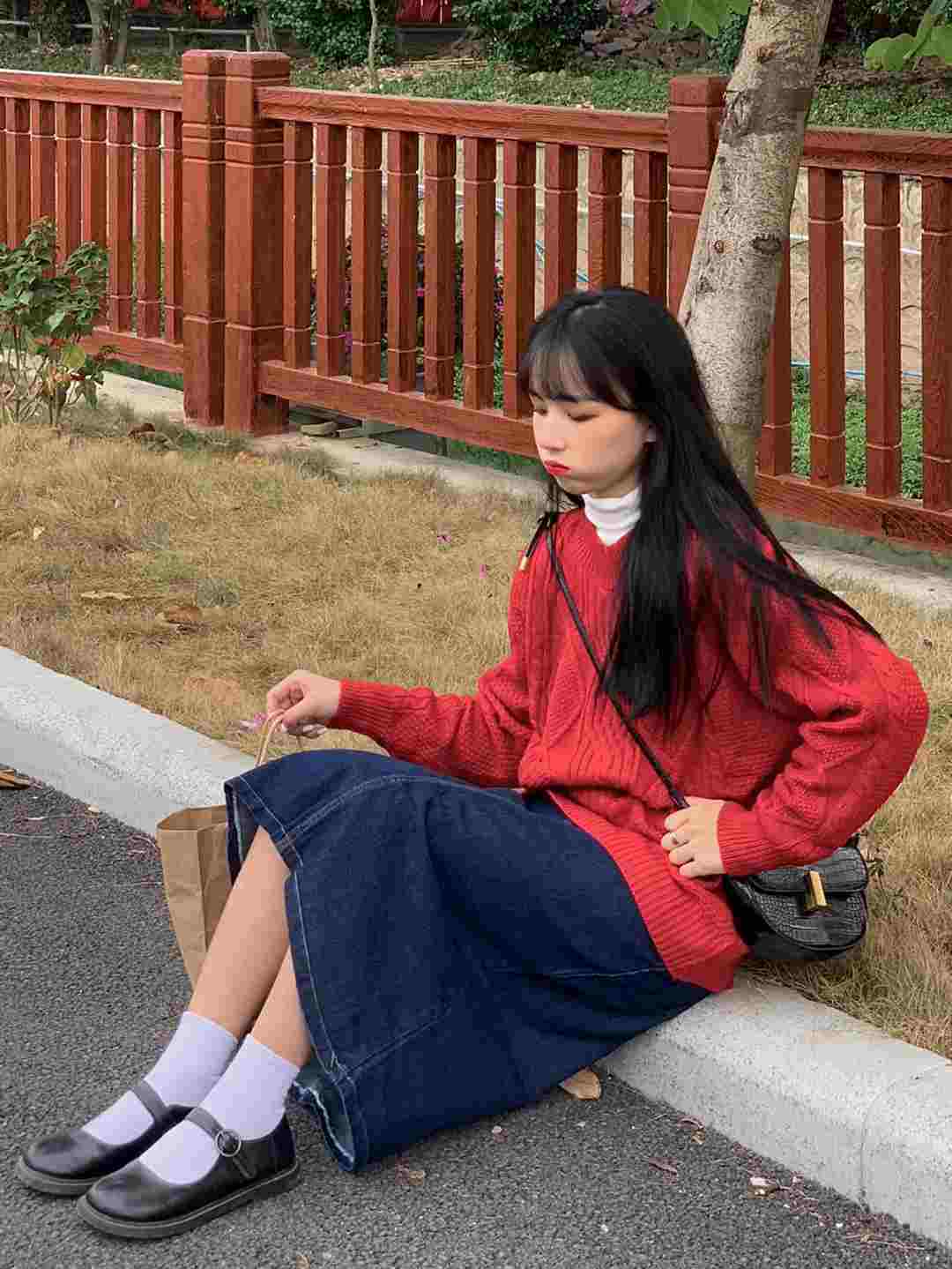 大长腿 毛衣+半身裙是真火!今年冬天这样穿,真的美到没朋友