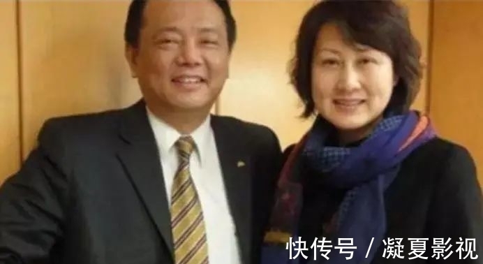 母女|节目中张凯丽与女儿闹翻,24岁张可盈直接崩溃,胡兵连忙安慰