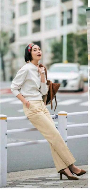 长裤|小黑裤小白裤都“失宠”了，今夏流行卡其色裤装，时尚百搭又显瘦