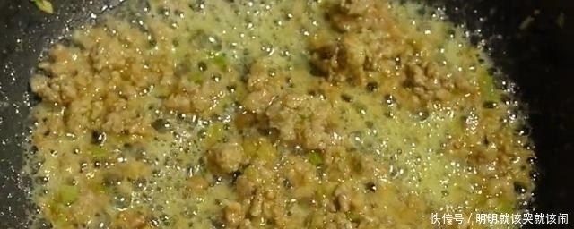 终于找到了!早餐最好吃的做法,不蒸不油炸,层层裹着馅料,真香