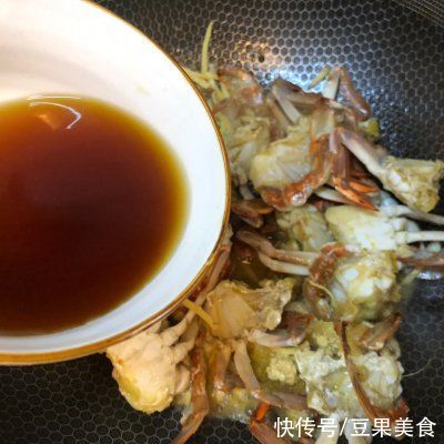 鲜美|#不容错过的鲜美滋味#葱焖梭子蟹