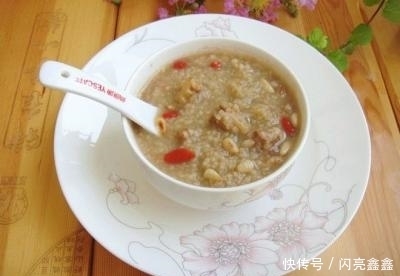 核桃|核桃和此物一起煮，脸色红润，祛除皱纹，睡眠也好了，早吃早好?
