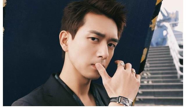 李现|霍思燕晒嗯哼吃雪糕视频,白衬衣少年好帅,“迷你版李现”没错了