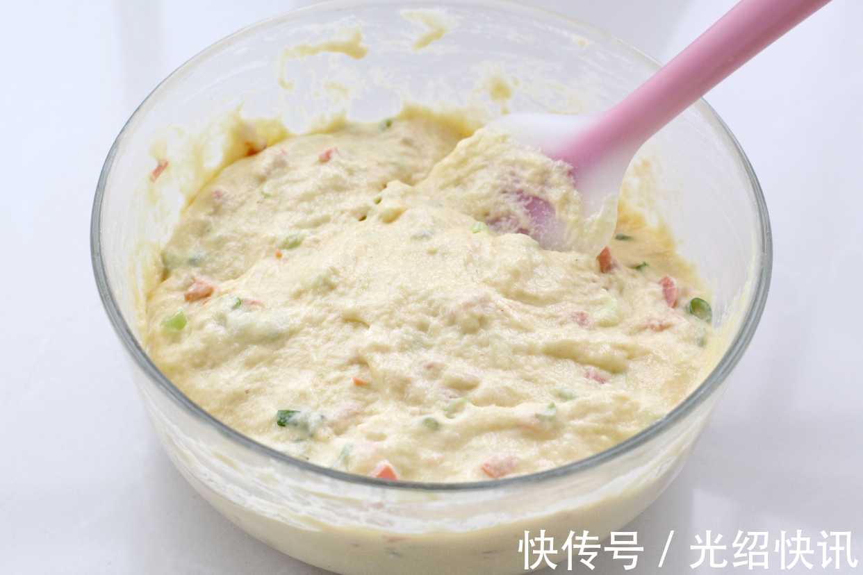 搅拌均匀|双手无需粘面，搅一搅就能做的粗粮早餐饼，暄软美味营养百分百！