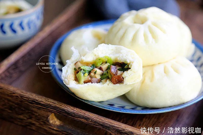  比肉|纯素馅大包子，鲜嫩多汁，比肉的还香，一次多蒸点，早餐也有了