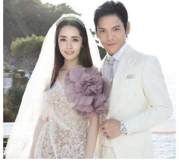 尴尬|《女儿们的恋爱》太做作太尴尬了！恋爱观察类节目扑街严重