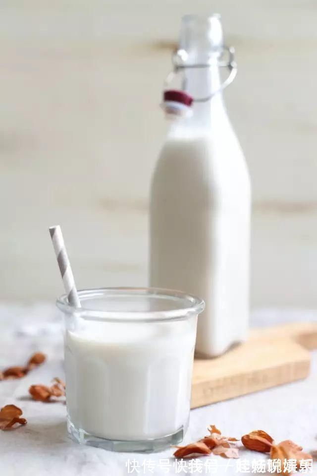 把这些东西倒进花盆里,家里的花都长疯了!