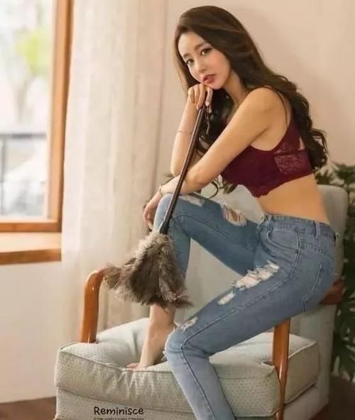 牛仔裤小姐姐,展现优雅女神范儿,甜美饱满!