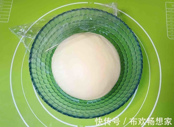 自己做的手撕椰蓉吐司，吃一年都不腻，学会后再也不用跑面包店了