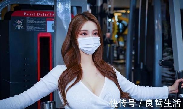 选美大赛|长腿蜜桃女孩，曾参加韩国小姐选美大赛，坚持训练拥有好身材