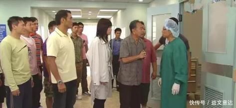 孕妇|26岁产妇生下4胞胎,婆家人开心抱孙子,娘家亲妈却痛苦倒地