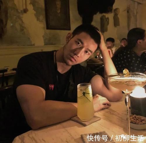 肌肉|185cm肌肉男模走红,雄性荷尔蒙让网友不淡定了