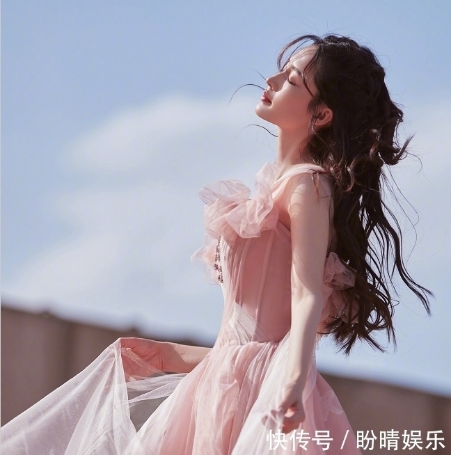 周笔畅|下一期《奔跑吧9》未录先火!看清3位飞行嘉宾,网友:收视稳了