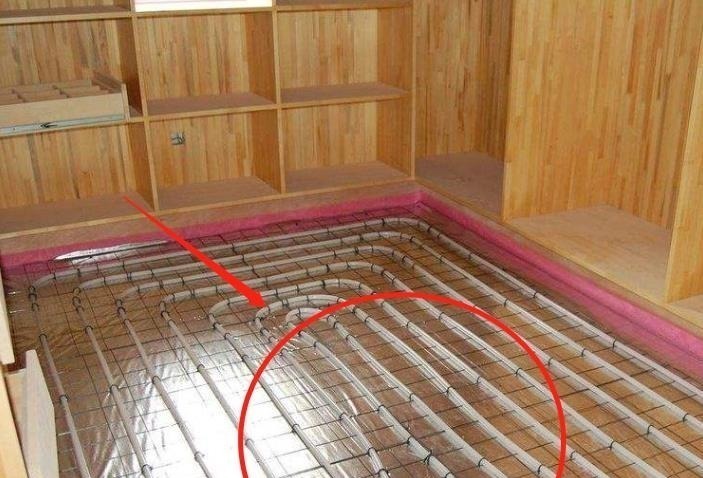 铺设|装地暖实在太落伍了，现在流行用踢脚线供暖，省钱省事还不占地方