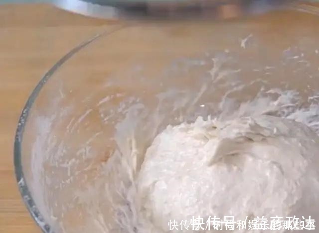 柔软|柔软冠军非它莫属，发面葱花饼新做法，100%成功零失败！