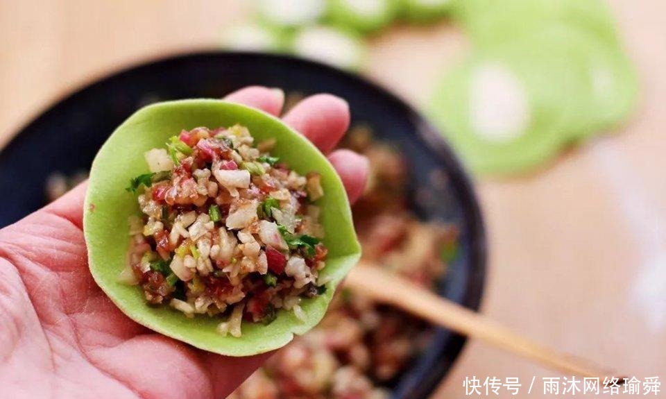 萝卜馅饺子,有人焯水有人直接包?都错了,这样做没异味还特别鲜