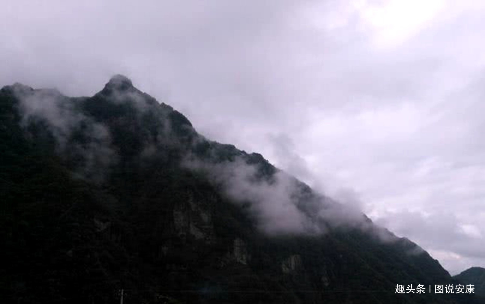 仰面大佛|陕西有一座山神似仰面大佛，睡姿安详体态端庄堪称一绝