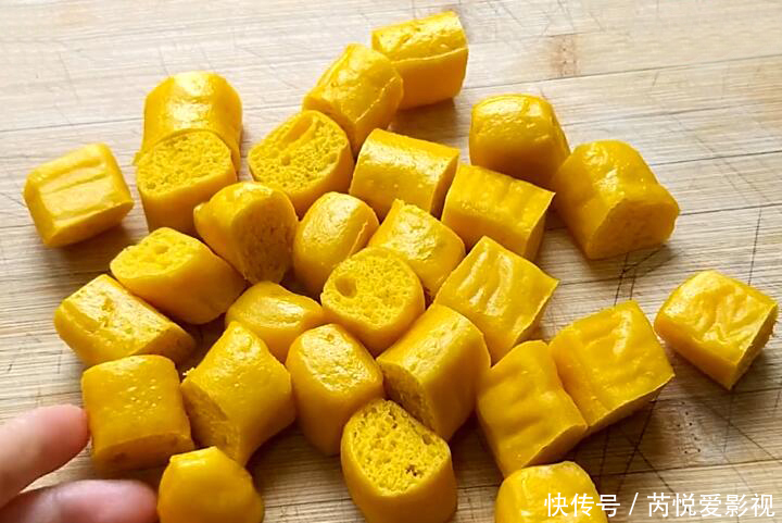 无水|红薯别再烤着吃了,如此简单一做无水无油无添加,香软又营养