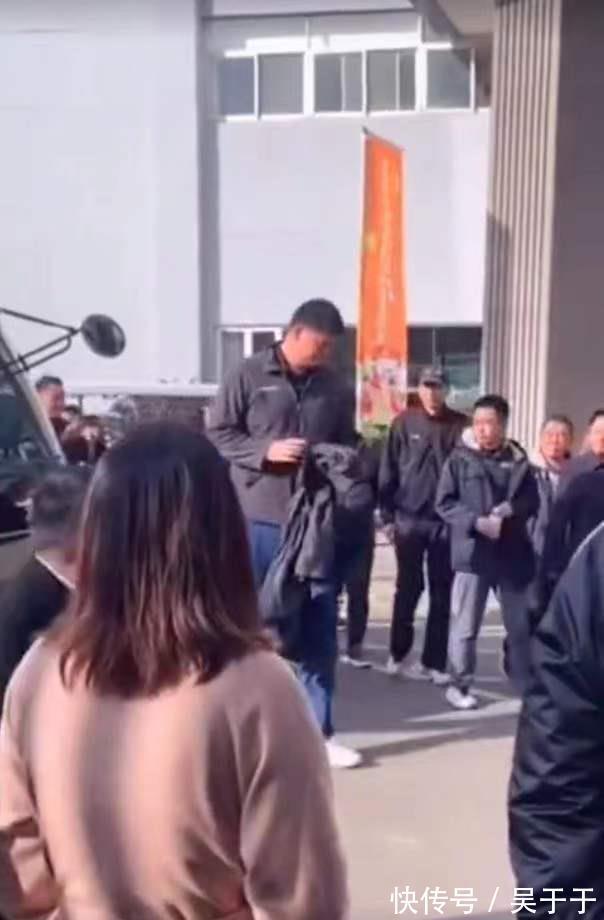 篮球|41岁姚明近况:400斤体重令人担忧!30亿身家却兢兢业业奉献男篮