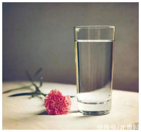 晨起第一杯水怎么喝？注意控制水量水温速度