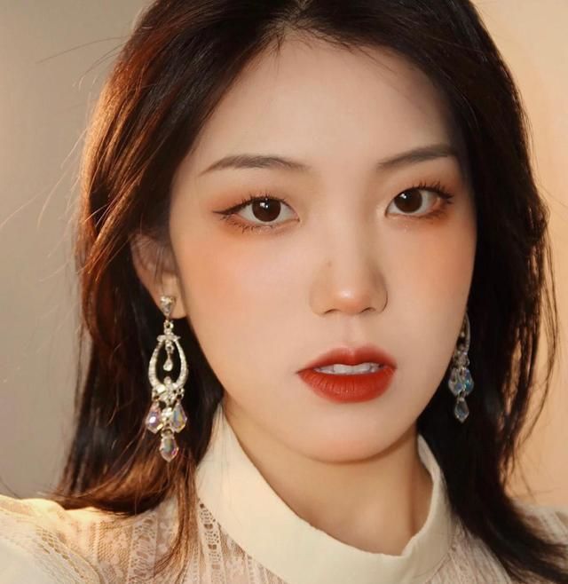 晕染|单眼皮女生“画眼妆”，港风一定是首选，步骤简单还不会出错