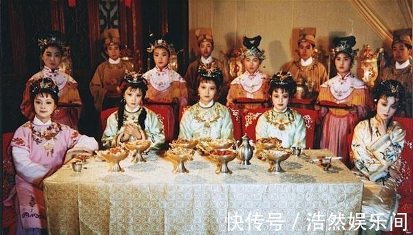 黛玉|《红楼梦》里贾宝玉朋友圈有几个聊天群