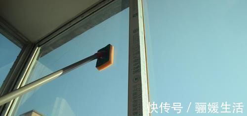 手杆|你家里有用旧不要的百洁布吗？这个用途太聪明了，越早知道越好