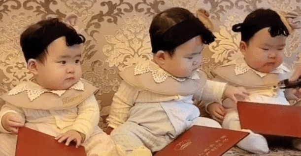 女儿|老爸为三胞胎女儿在线发“嫁妆”火了,坐在中间的孩子已经急了