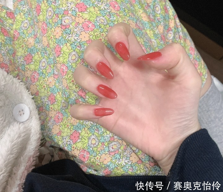 温柔可爱的果冻感美甲，拿图去做！