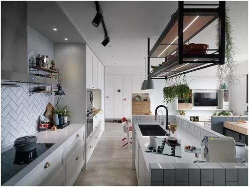 主卧|这套88平小户型北欧风,全开放式就算了,书房竟然在厨房旁边!